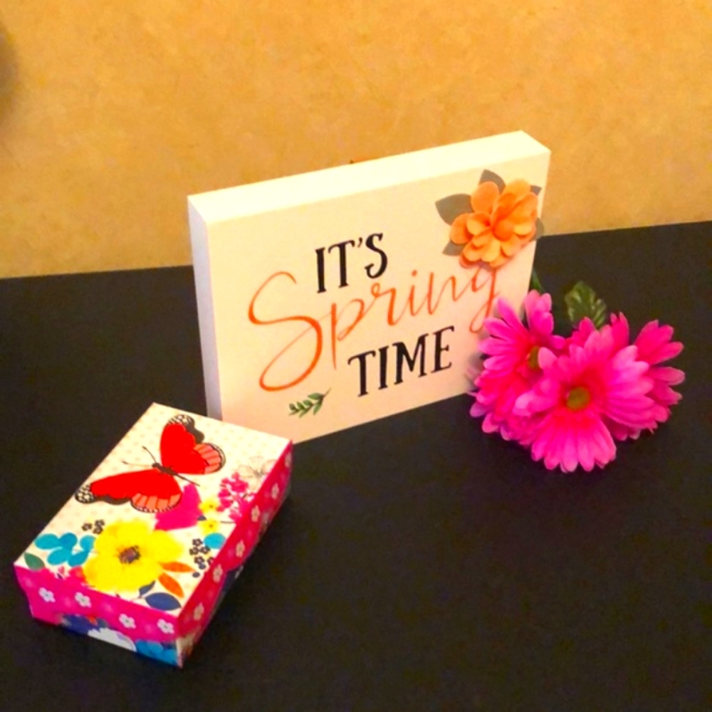 NWOT Spring Sign